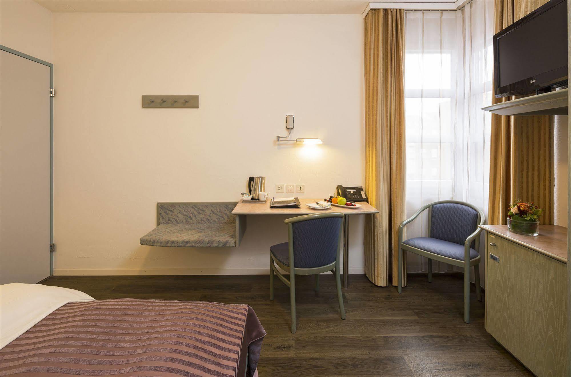 Sommerau-Ticino Swiss Quality Hotel Dietikon Exterior foto